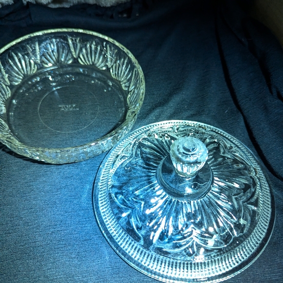 Vintage AVON Crystal Cut Candy Dish & Lid - Picture 2 of 10